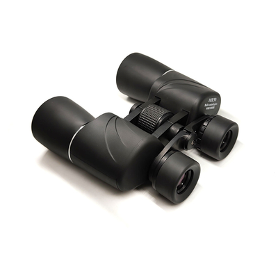 FMC che ricopre caccia facente un giro turistico di viaggio di bird-watching del binocolo 10x50
